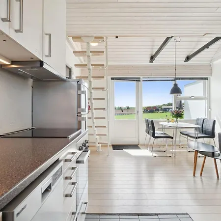 Apartment Sandrine - 400m From The Sea By Interhome